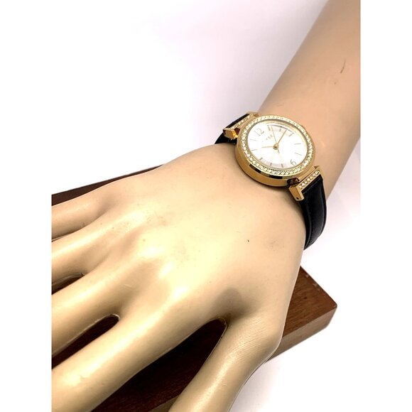 Timex Women's Watch TW2W48900 Indiglo Quartz Gold Black Leather Strap 31mm - Picture 5 of 14